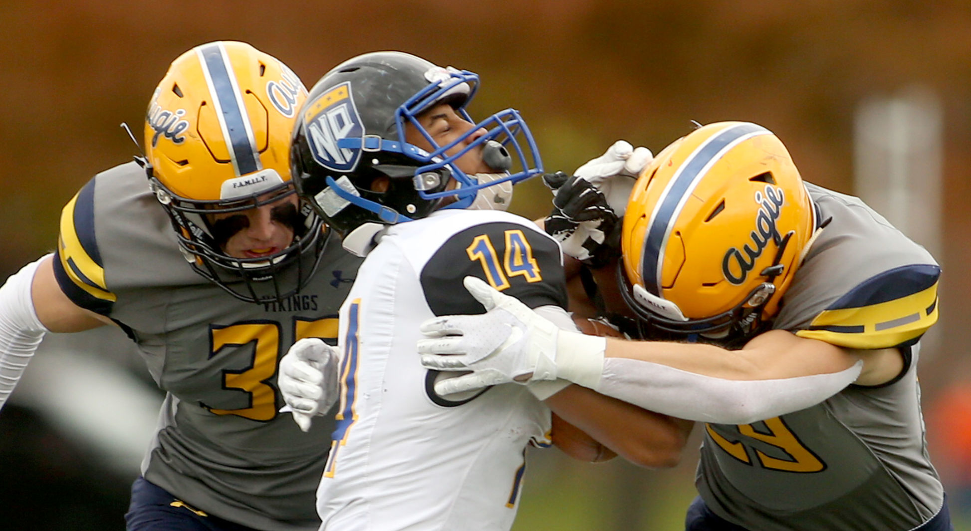 101919-mda-spt-augie-football-006